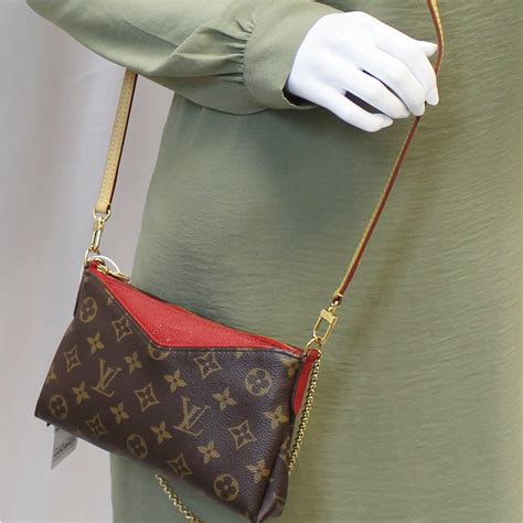 louis vuitton pallas leather handbag|louis vuitton pallas clutch discontinued.